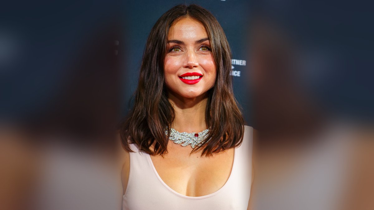 10 Best Ana de Armas SNL Sketches Ranked